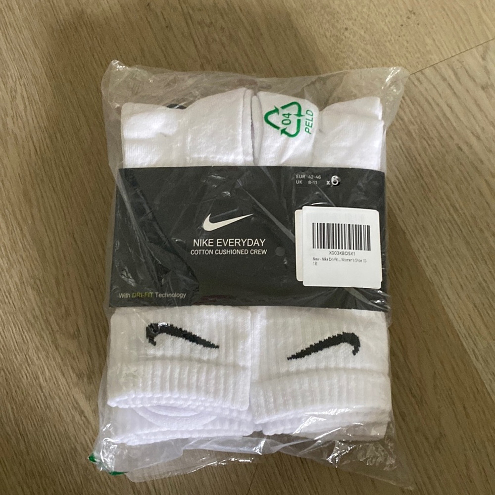 NWT Nike Women’s Socks- Cotton Cushioned Crew